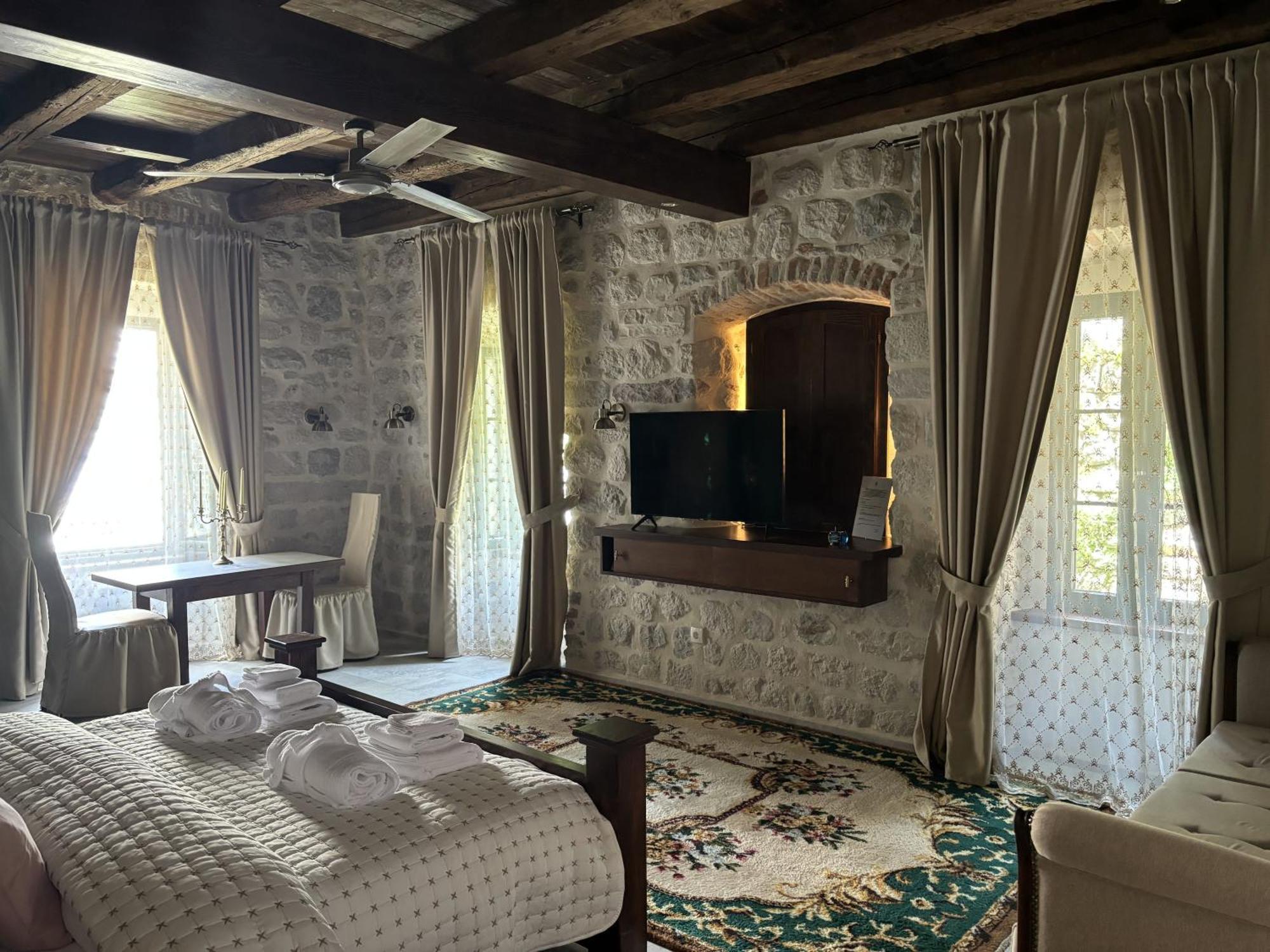 Kazin Supreme Otel Kotor Dış mekan fotoğraf
